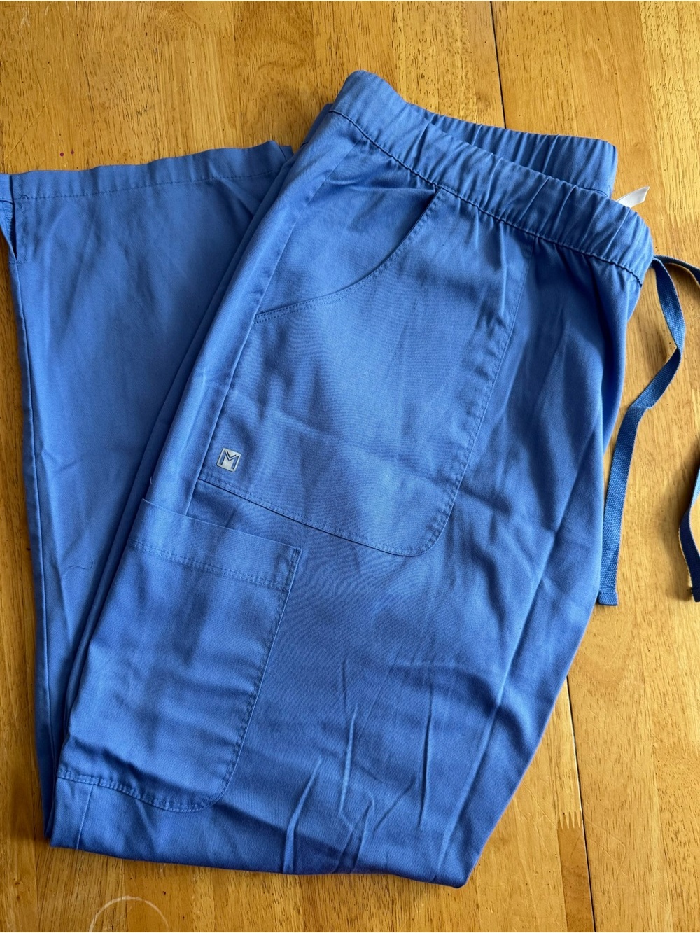 Women’s Maevn Matrix style scrub set in light blue